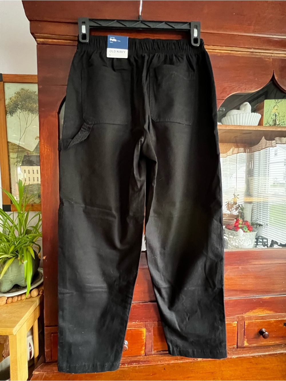 Old Navy Women’s Black Utility Cargo Pants - Picture 2 of 3